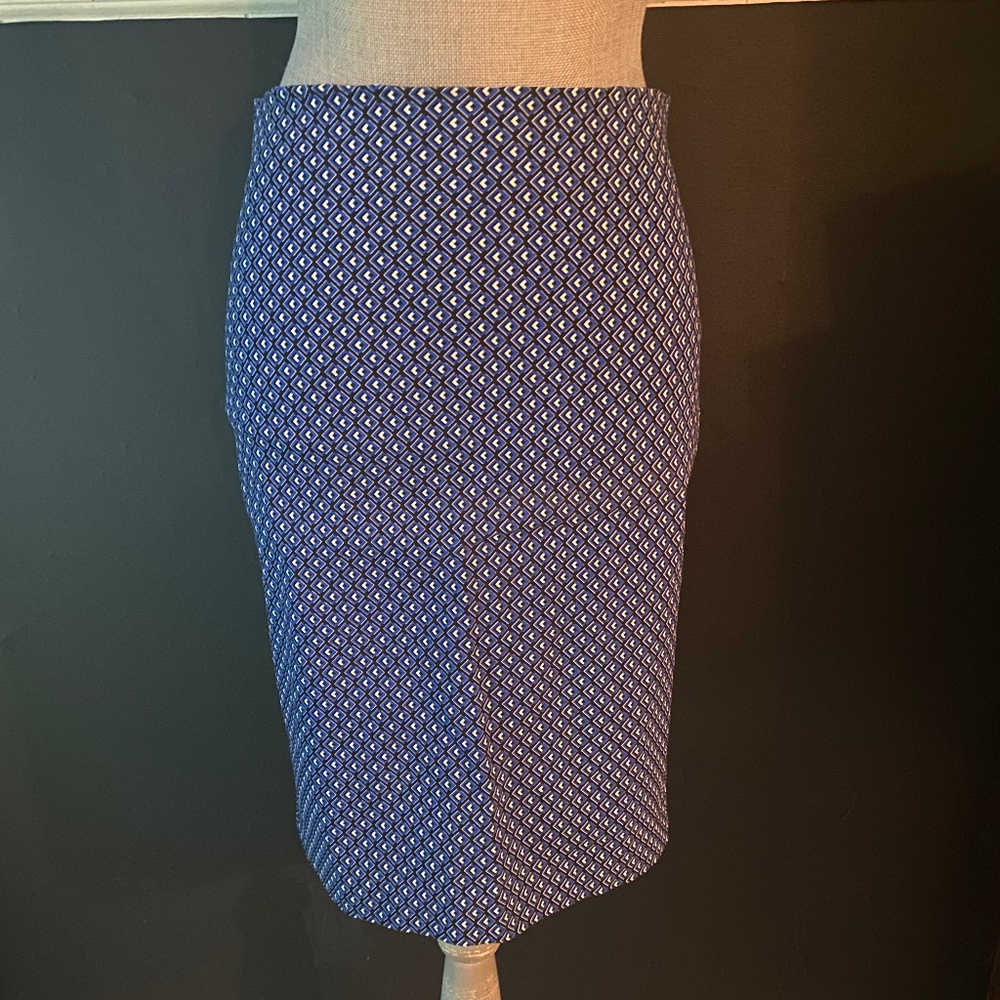 NWOT STUDIO POINT Geometric Blue/Black/White Stretchy Pencil Skirt Size Small